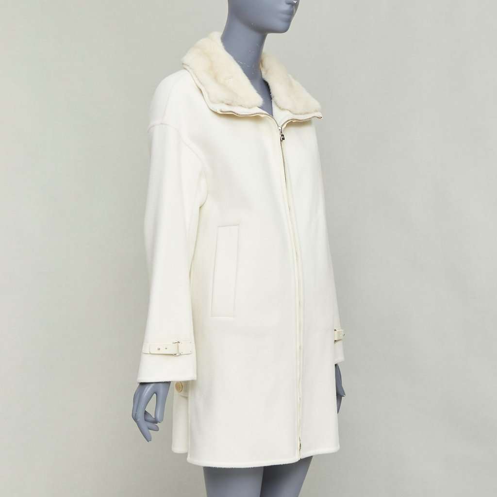 Loro Piana Baby Cashmere Jubilee Beige Cashmere Very good condition - Model View