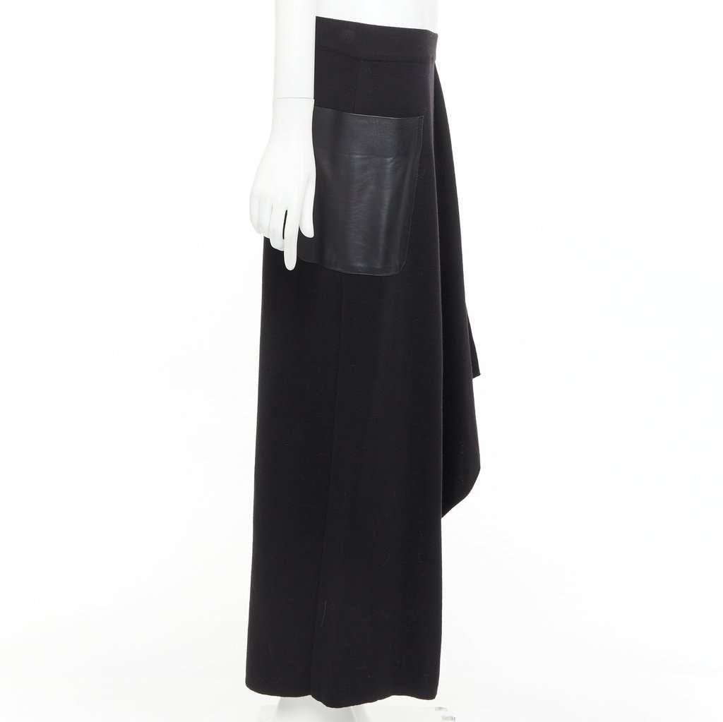 Max Mara Black Skirt Black Good condition - Model View