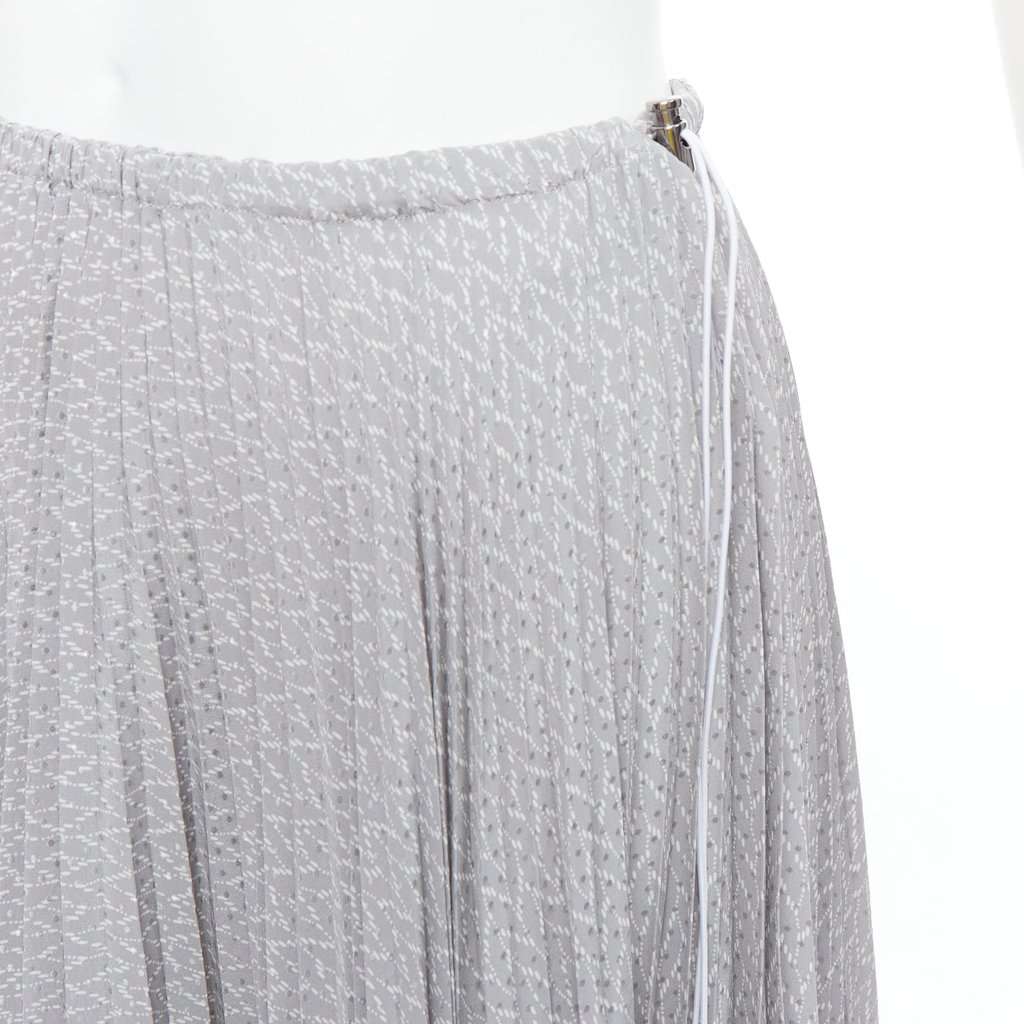 Fendi Grey Silk Skirt Grey Silk Very good condition - Back View