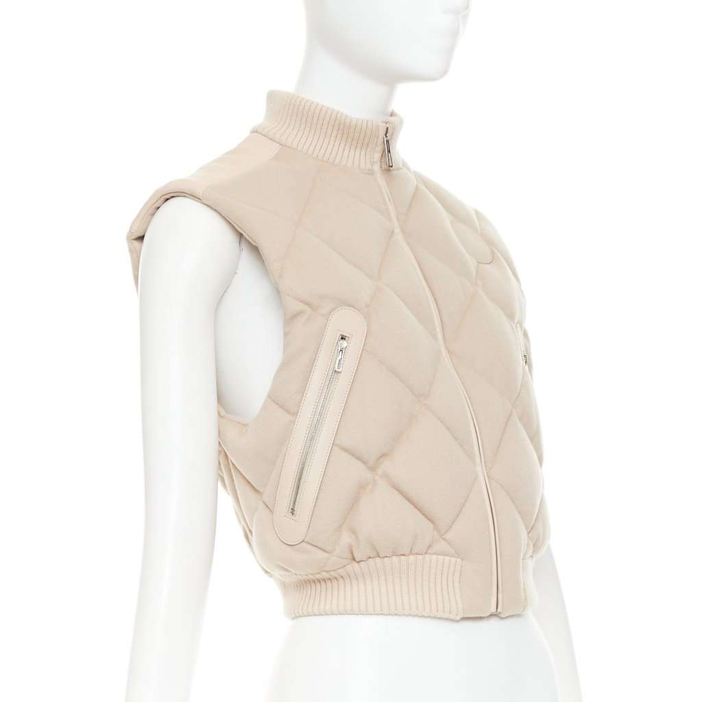 Hermès Khaki Cashmere Jacket Khaki Cashmere Never worn, with tag - Model View