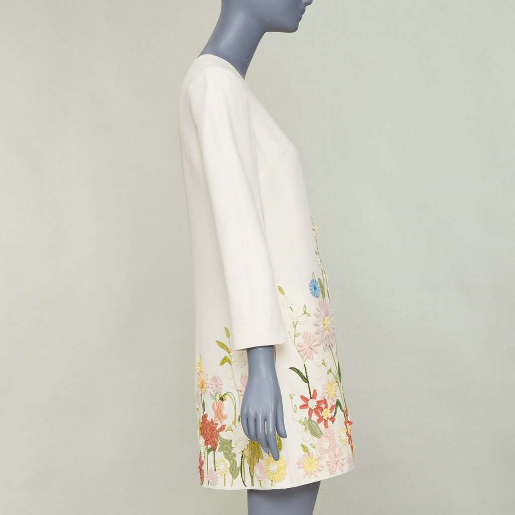 Valentino Ecru Wool Dress Beige Wool Very good condition - Model View