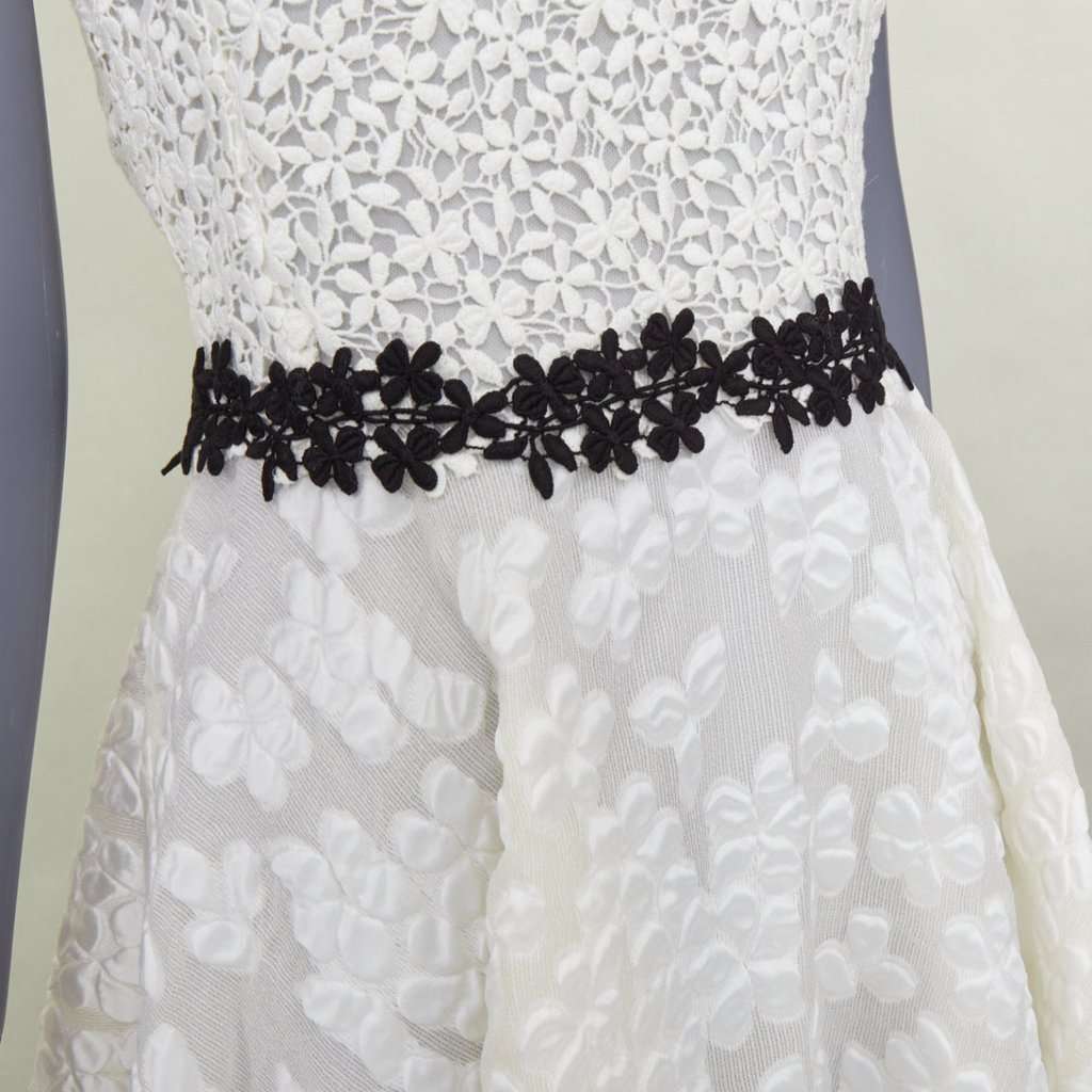 Giambattista Valli Ecru Polyester Dress Beige Polyester Very good condition - Back View