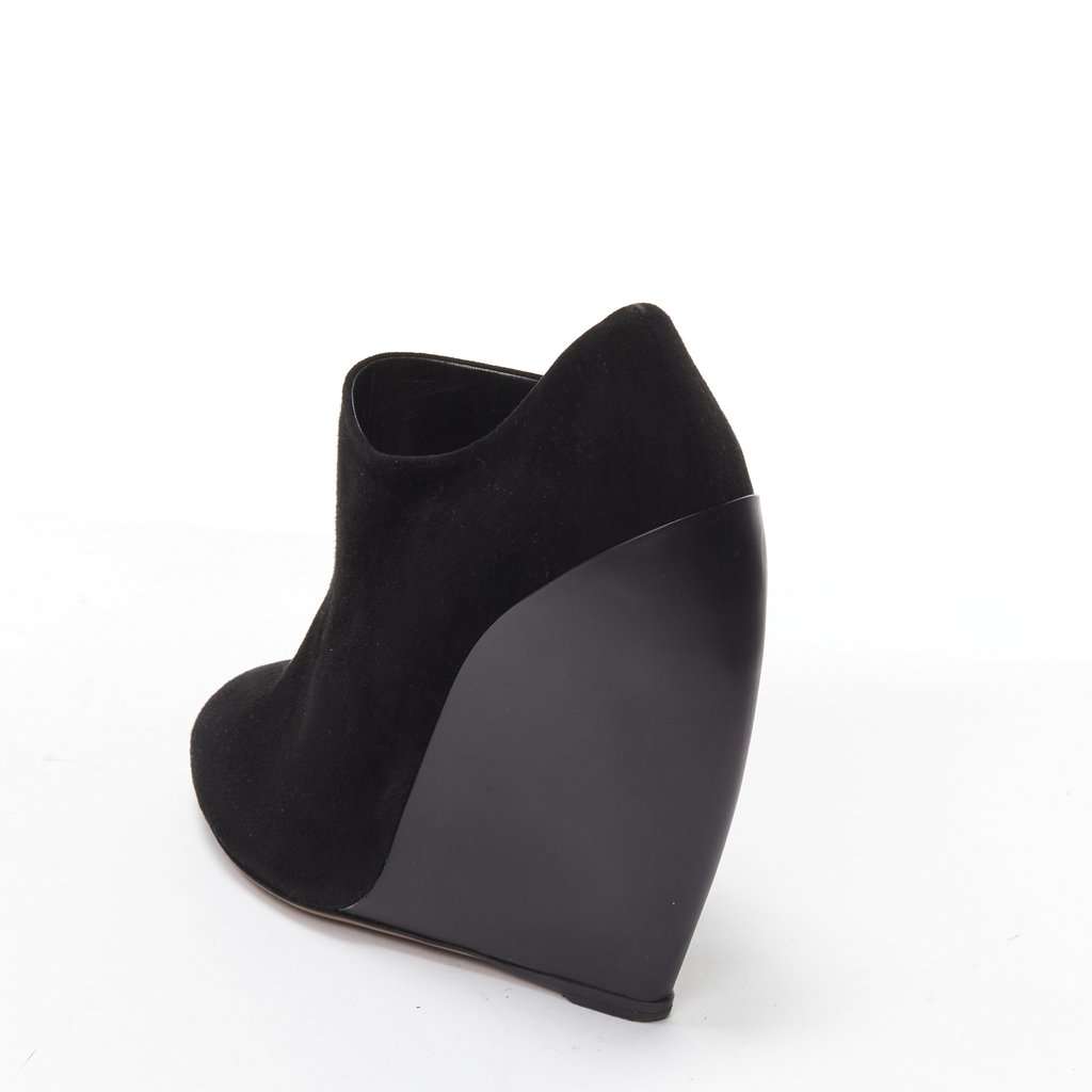 Alaïa Jacquard Gold Heel Boots Black Suede Very good condition - Back View