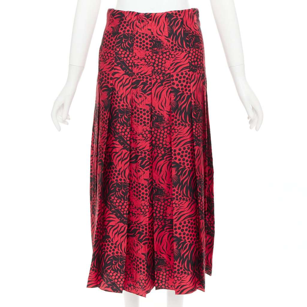 Gucci Red Silk Skirt Red Silk Very good condition - Front View