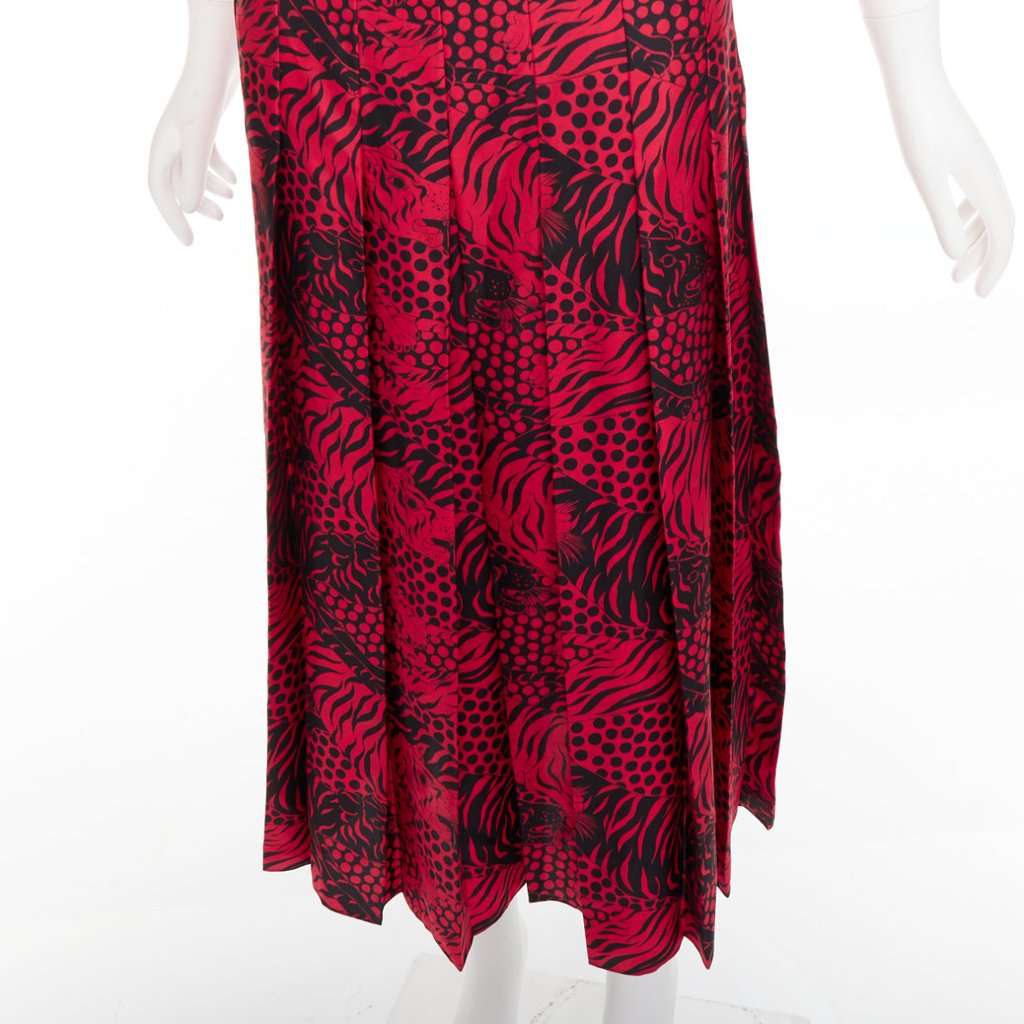 Gucci Red Silk Skirt Red Silk Very good condition - Back View