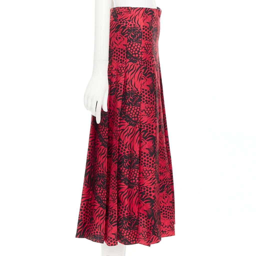 Gucci Red Silk Skirt Red Silk Very good condition - Model View