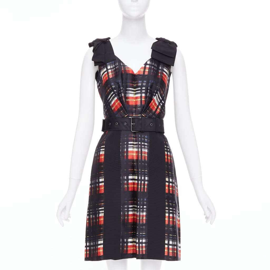 Prada Black Wool Dress Black Wool Very good condition - Front View