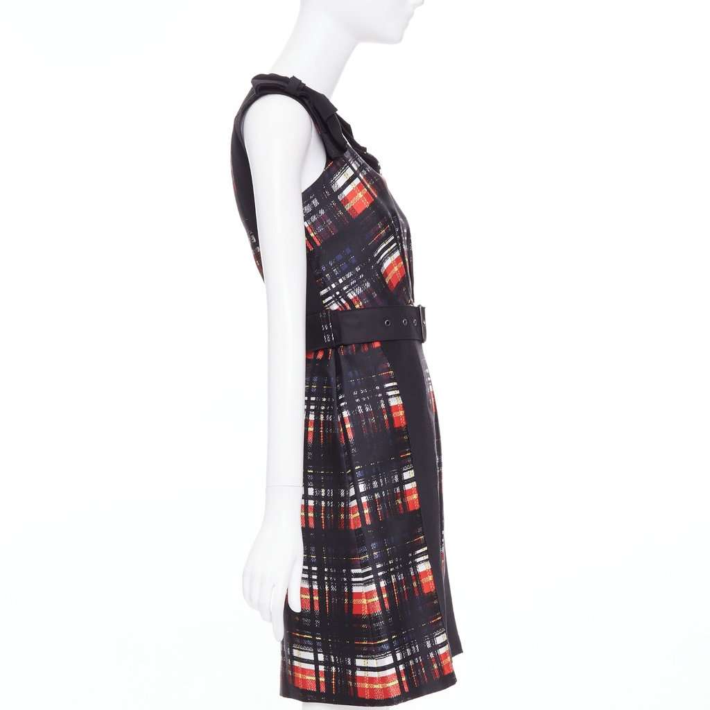 Prada Black Wool Dress Black Wool Very good condition - Model View