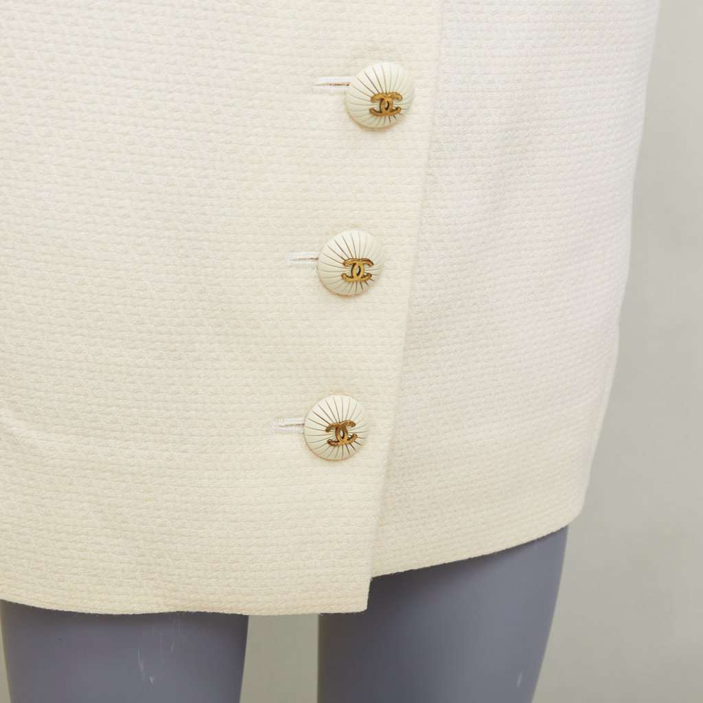 Chanel Ecru Wool Skirt Ecru Wool Very good condition - Back View