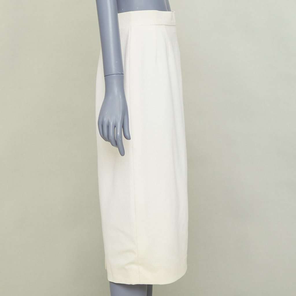 Chanel Ecru Wool Skirt Ecru Wool Very good condition - Model View