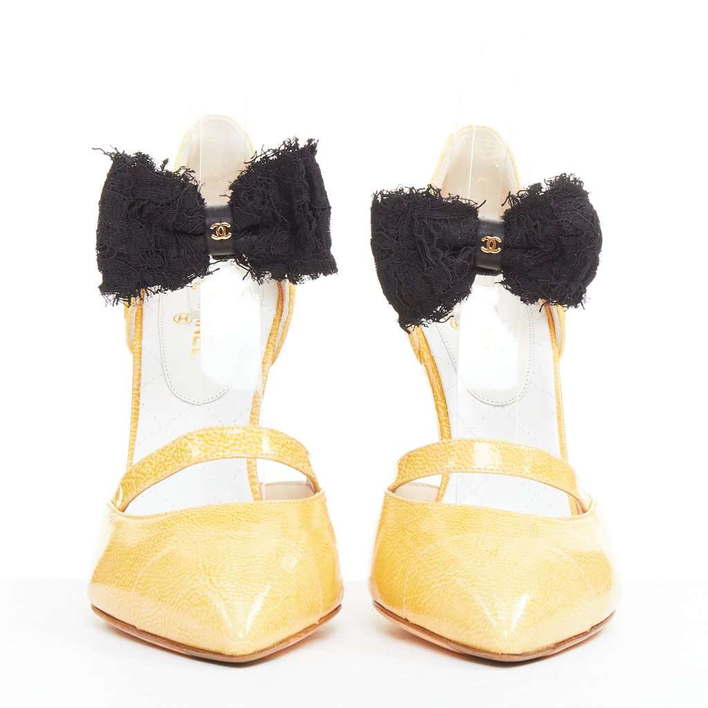 Chanel Yellow Leather Heels Yellow Leather Very good condition - Inside View