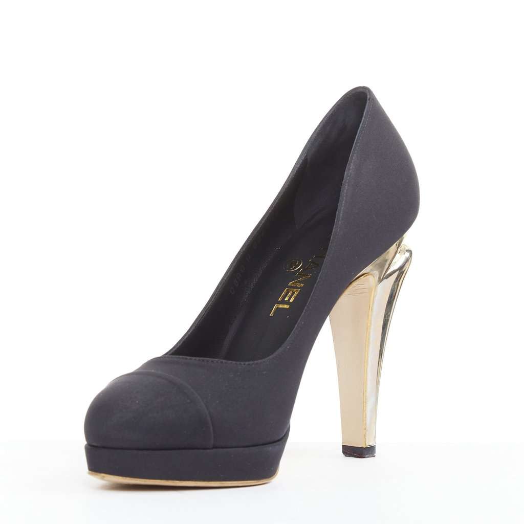 Chanel Black Silk Heels Black Silk Good condition - Model View