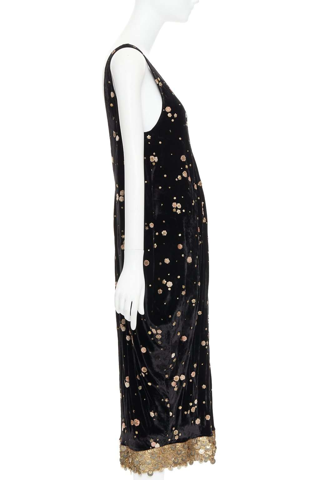 Sabyasachi Black Velvet Dress Black Velvet Very good condition - Model View