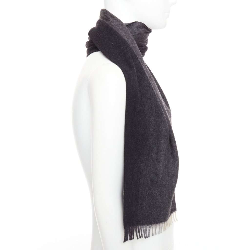 Prada Black Cashmere Pocket square Black Cashmere Very good condition - Model View