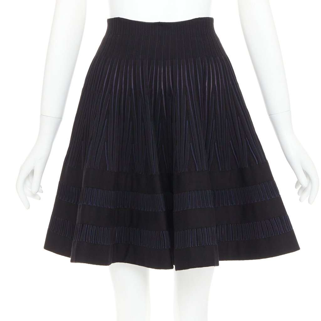 Alaïa Black Wool Skirt Black Wool Very good condition - Front View