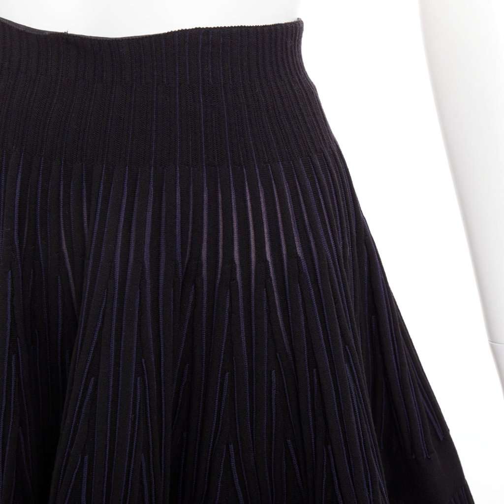 Alaïa Black Wool Skirt Black Wool Very good condition - Back View