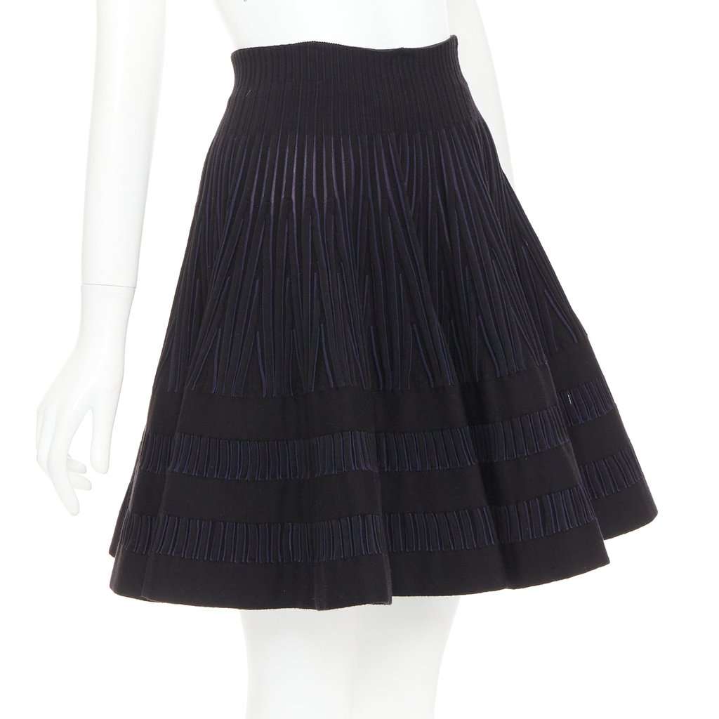 Alaïa Black Wool Skirt Black Wool Very good condition - Inside View