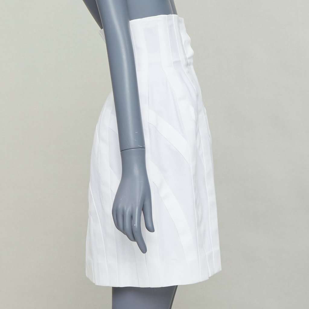 Alaïa Ecru Cotton Skirt Ecru Cotton Good condition - Model View