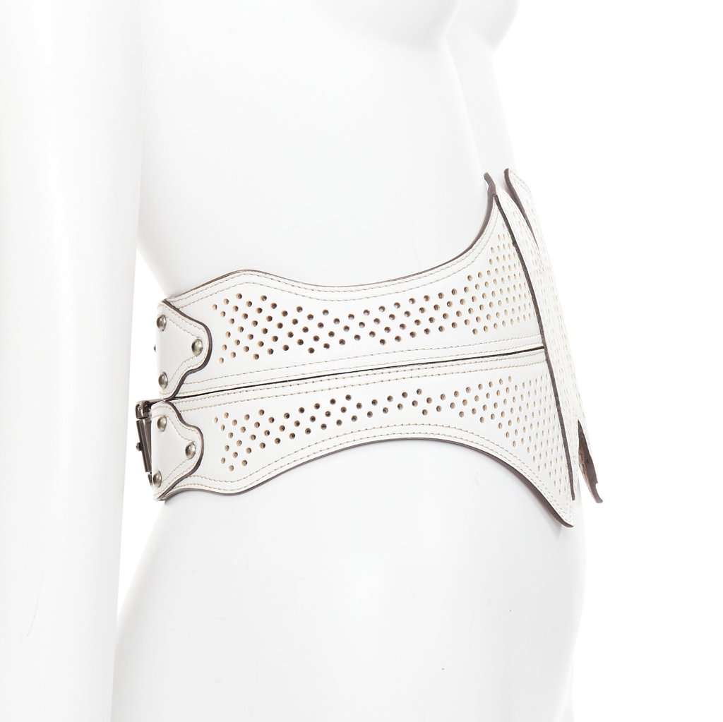 Alaïa White Leather Belt White Leather Good condition - Model View