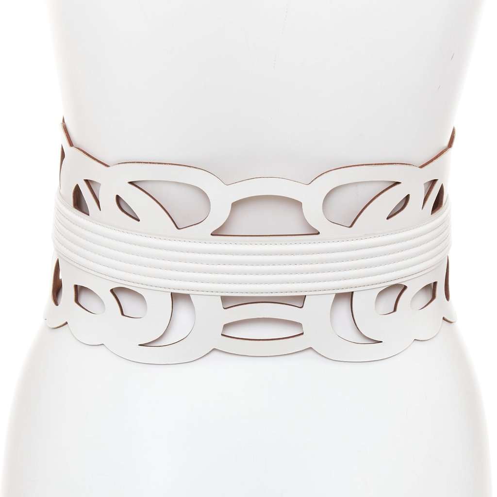 Alaïa White Leather Belt White Leather Very good condition - Model View
