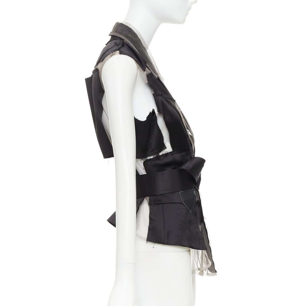 Comme Des Garcons Black Silk Top Black Silk Good condition - Model View