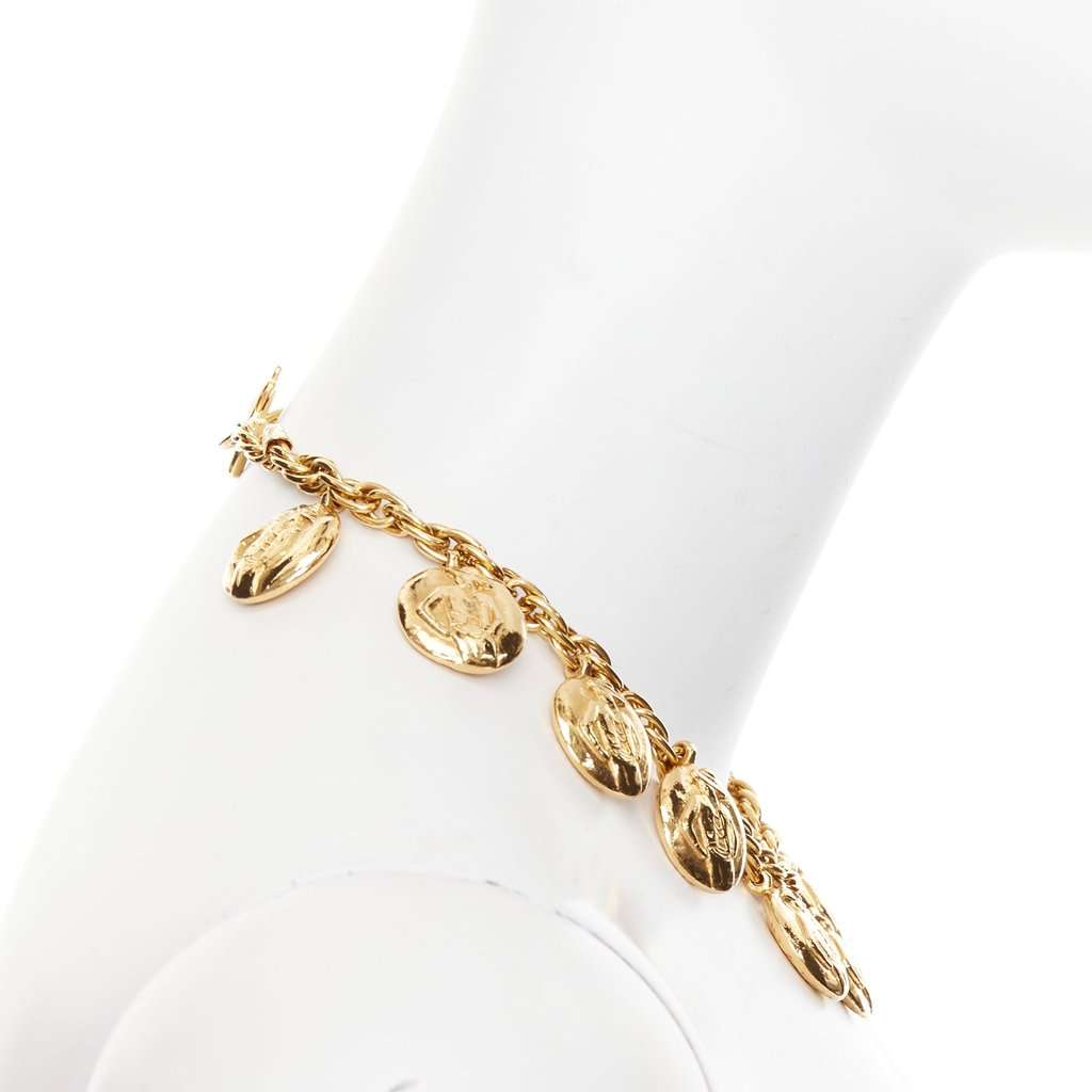 Chanel Gold Metal Necklace Gold Metal Very good condition - Model View