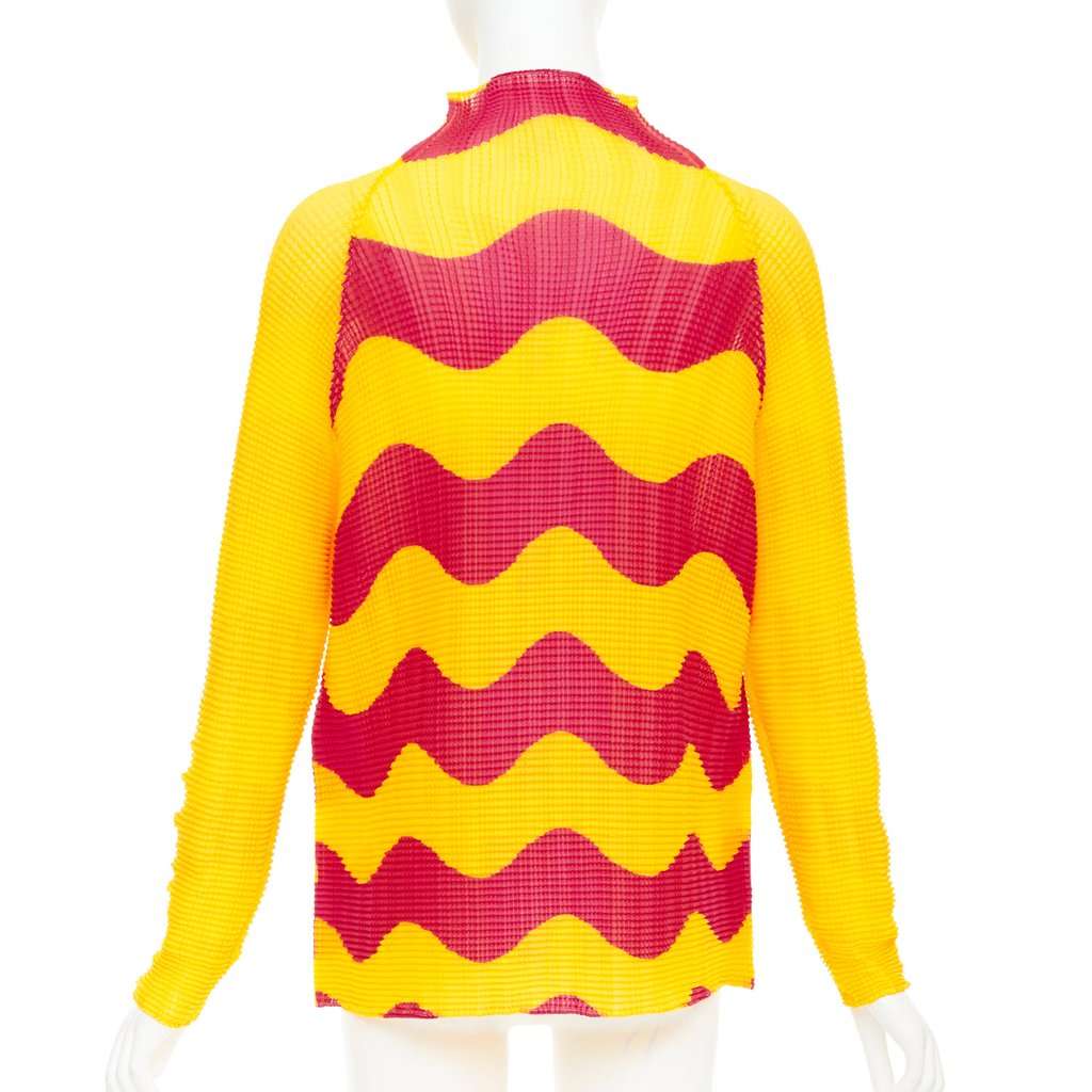 Issey Miyake Yellow Polyester Top Yellow Polyester Very good condition - Box View