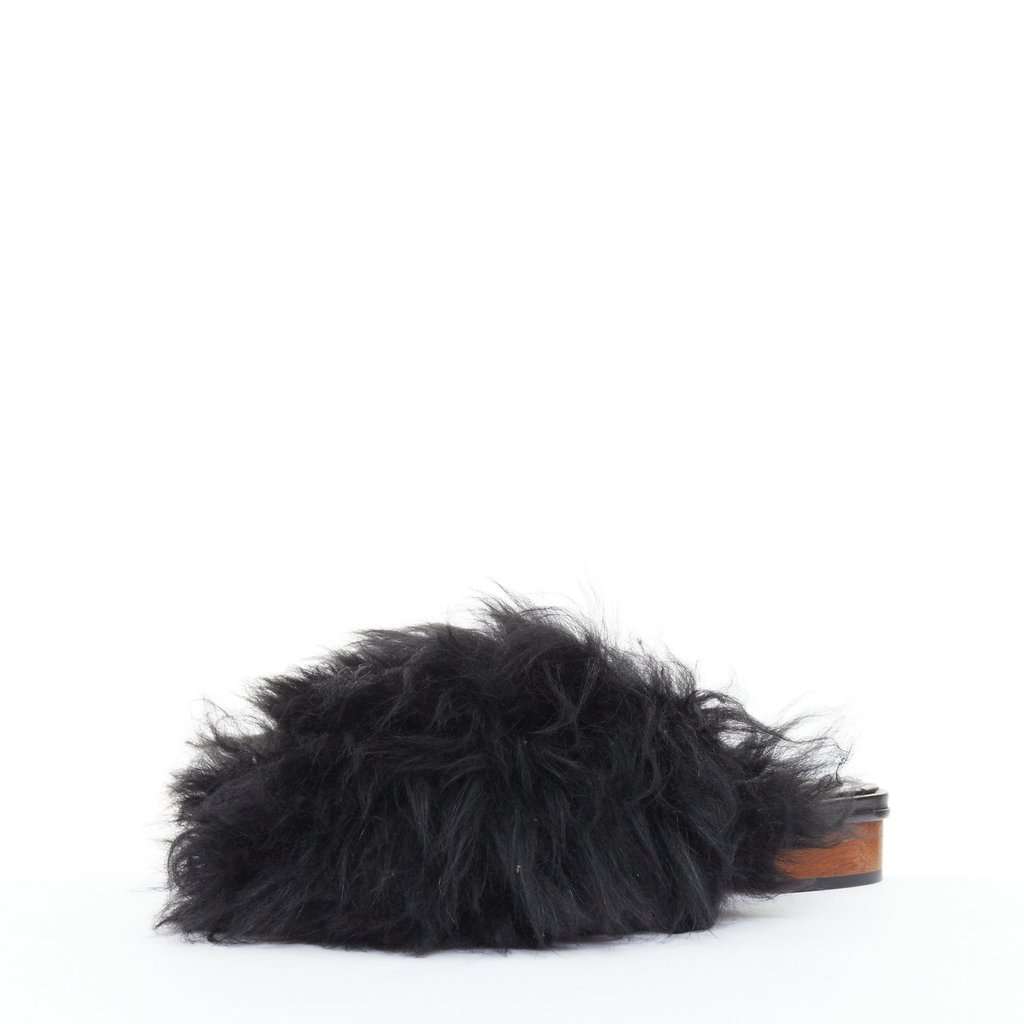 Chanel Black Fur Sandals Black Fur Very good condition - Box View