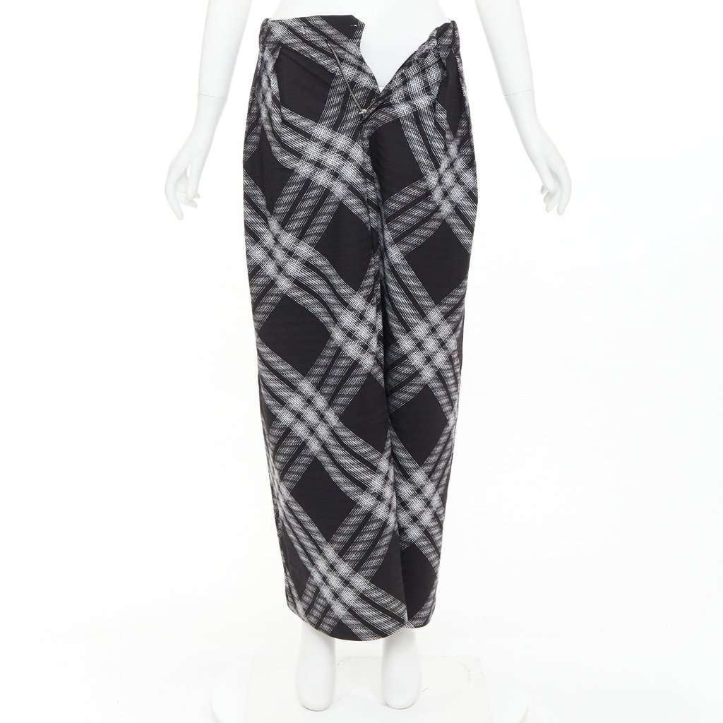 Burberry Black Wool Trouser Black Wool Very good condition - Front View