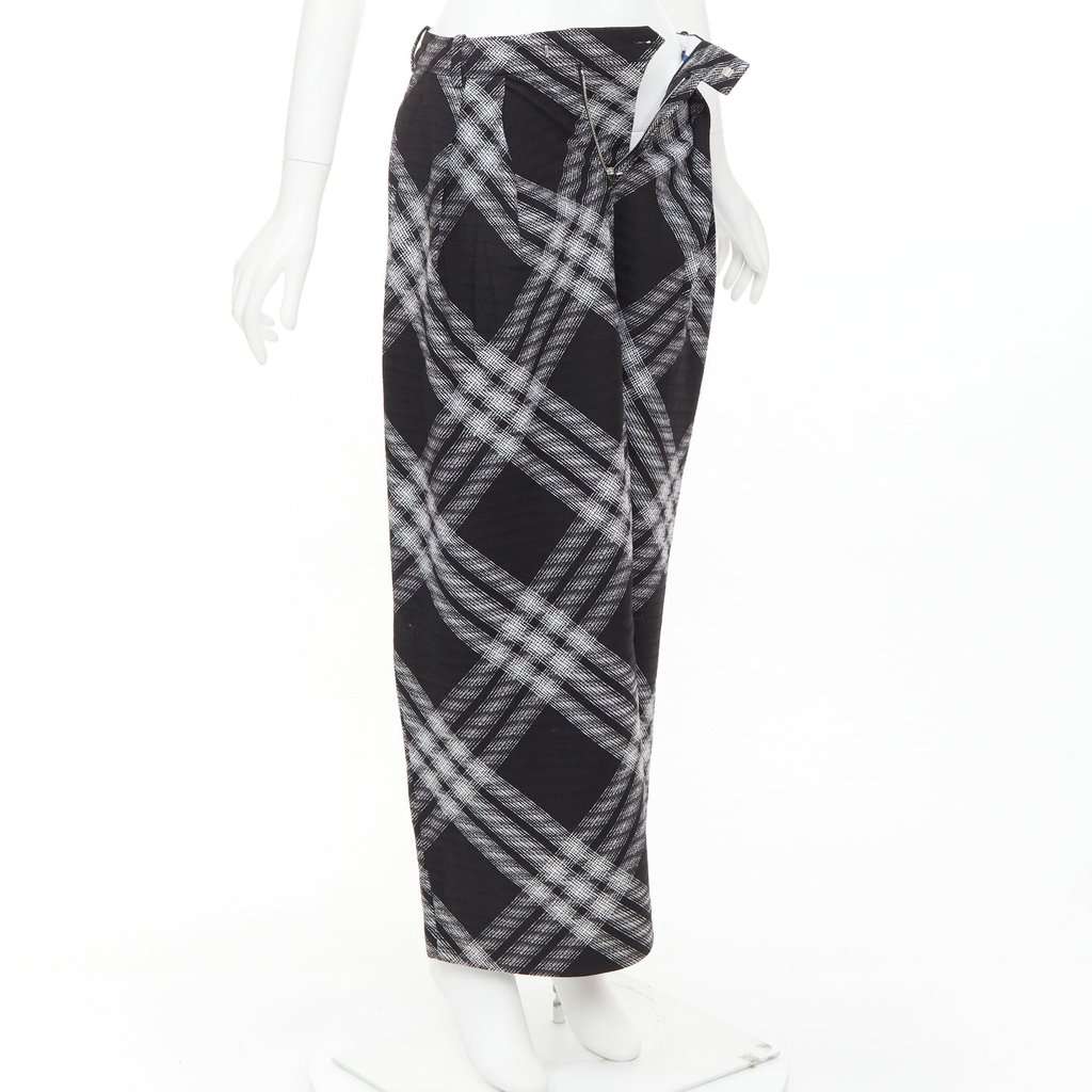 Burberry Black Wool Trouser Black Wool Very good condition - Inside View