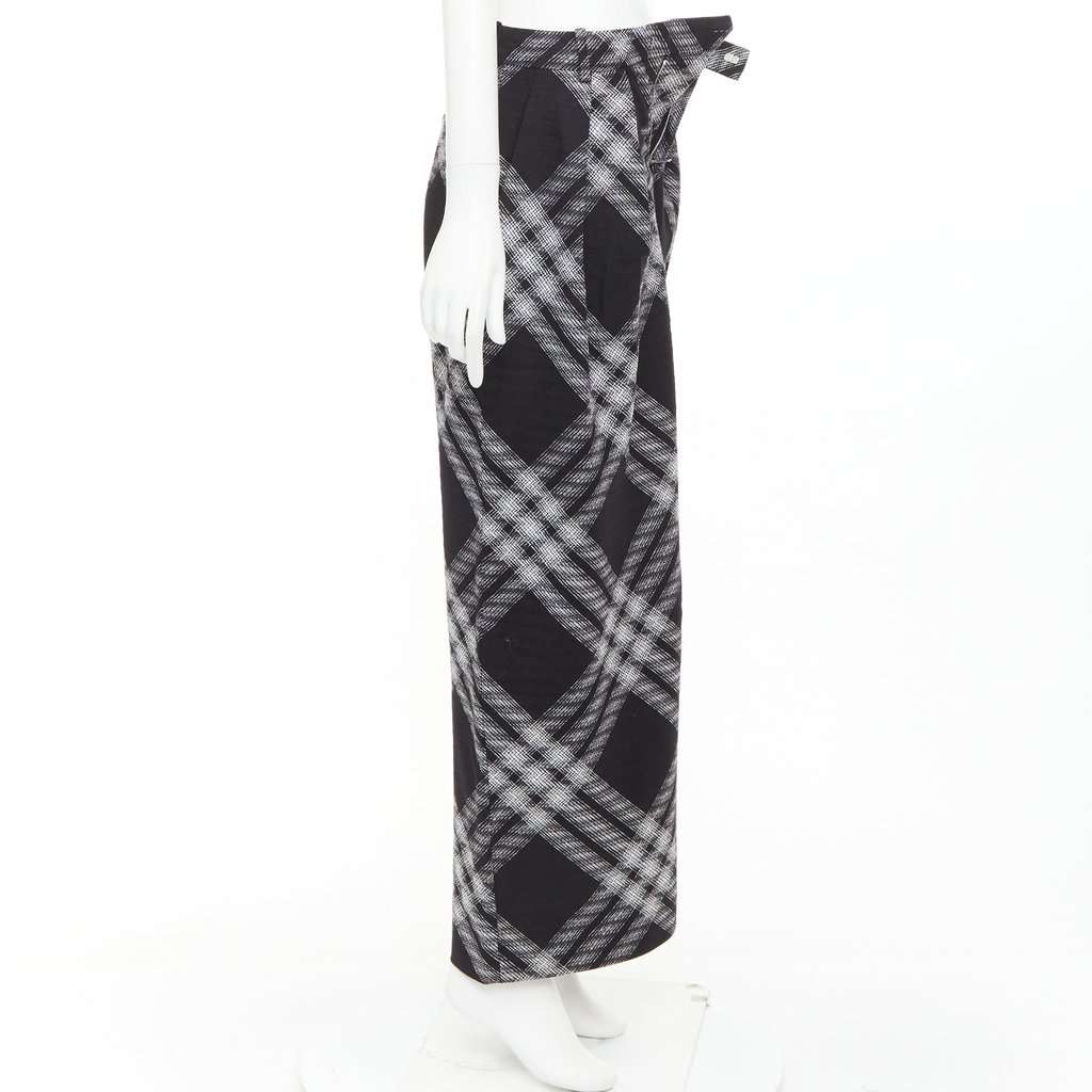 Burberry Black Wool Trouser Black Wool Very good condition - Model View