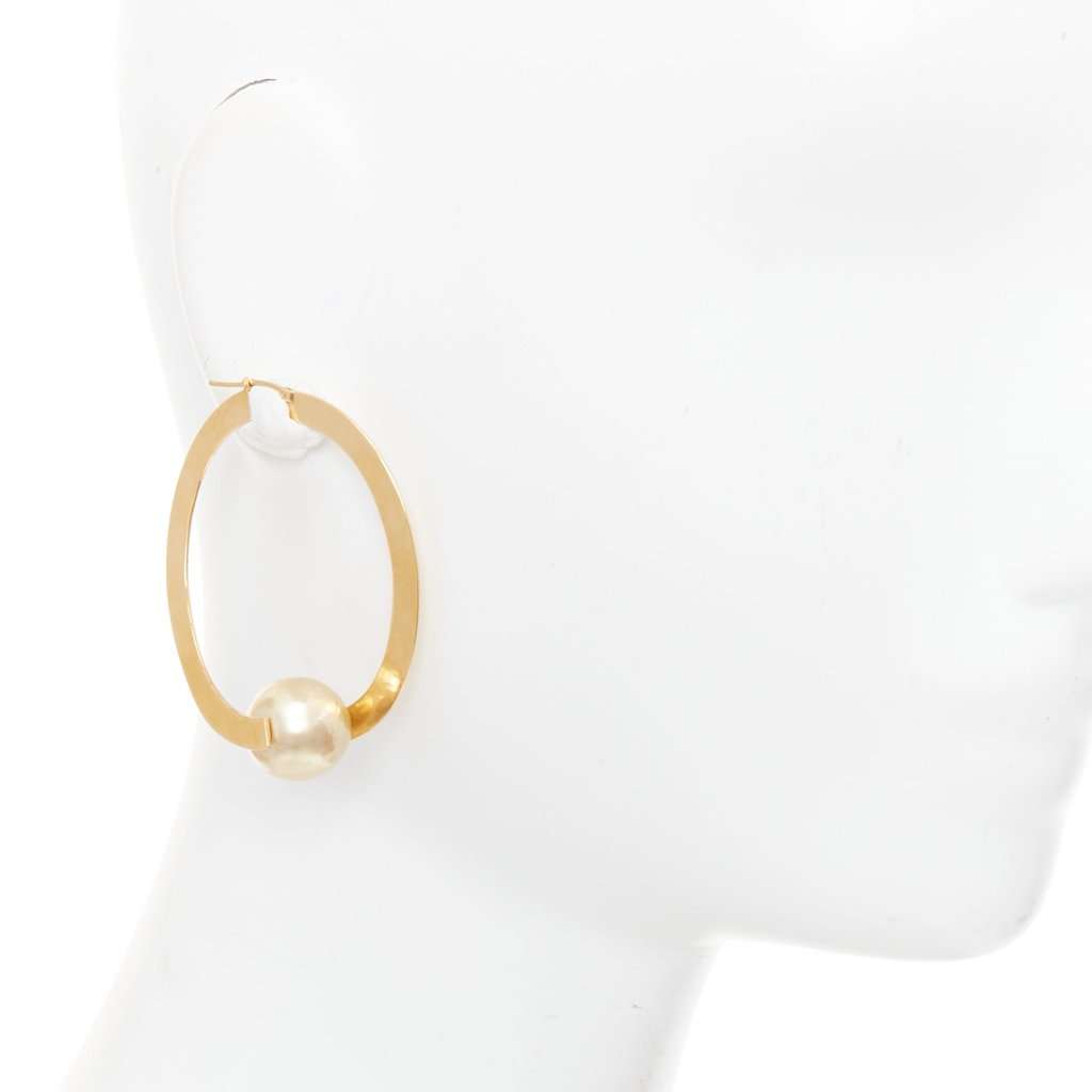 Celine Gold Metal Earrings Gold Metal Very good condition - Front View