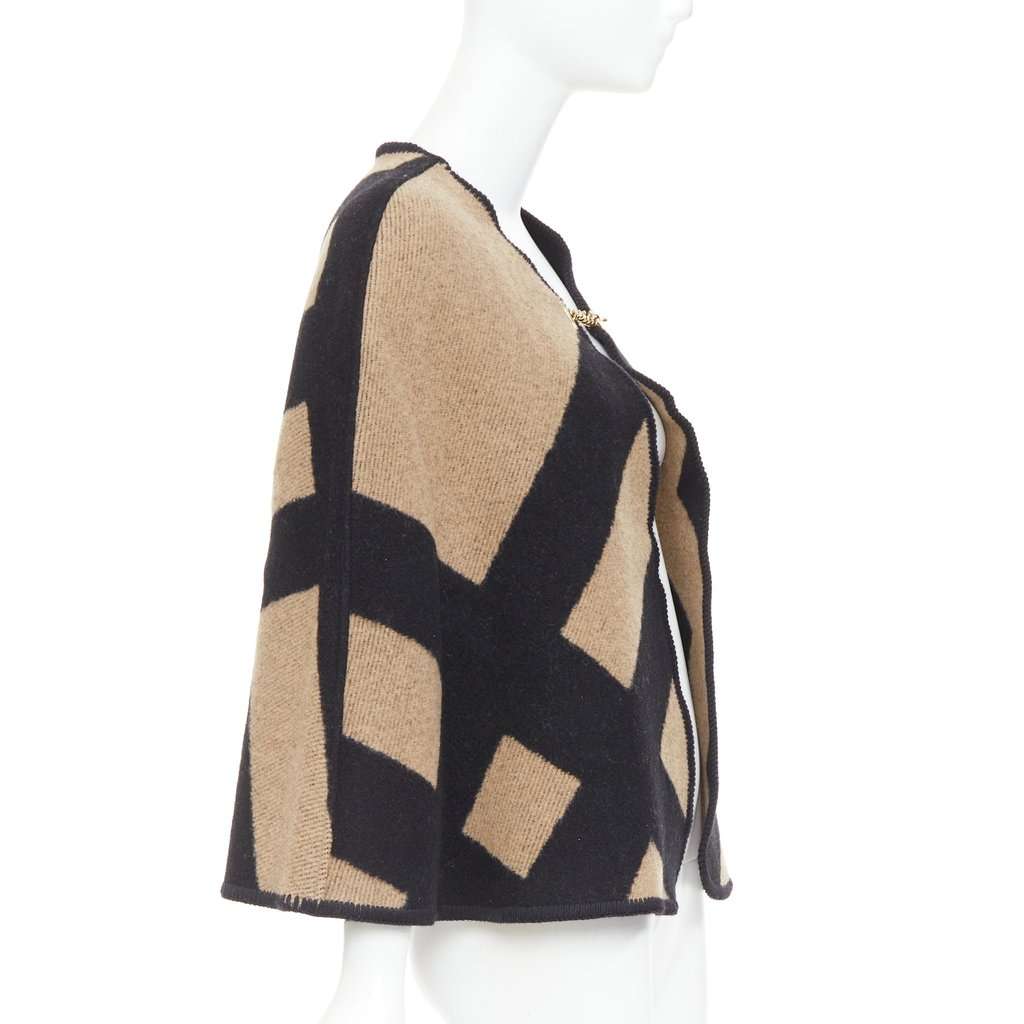 Burberry Beige Wool Jacket Beige Wool Very good condition - Model View