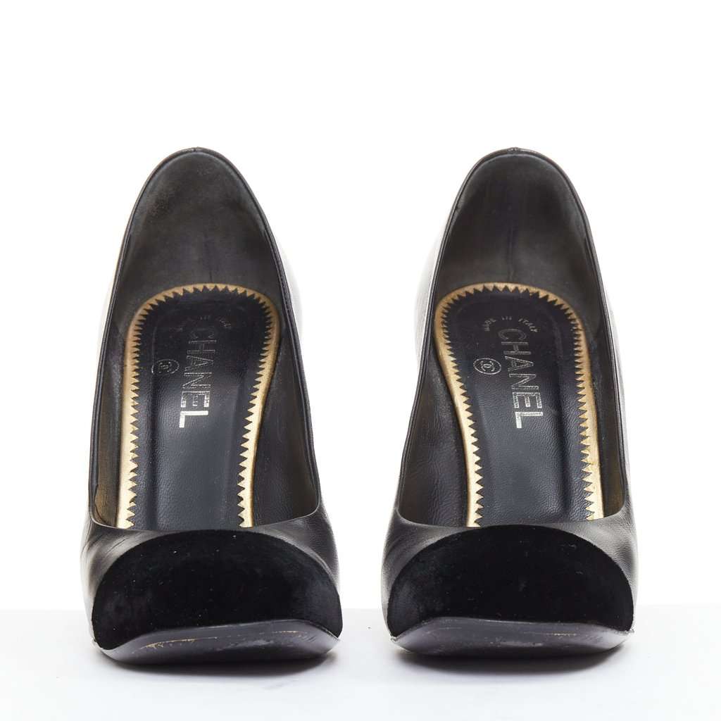 Chanel Black Leather Heels Black Leather Fair condition - Model View