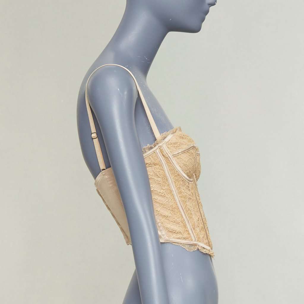 Gucci Beige Cotton Top Beige Cotton Never worn, with tag - Model View