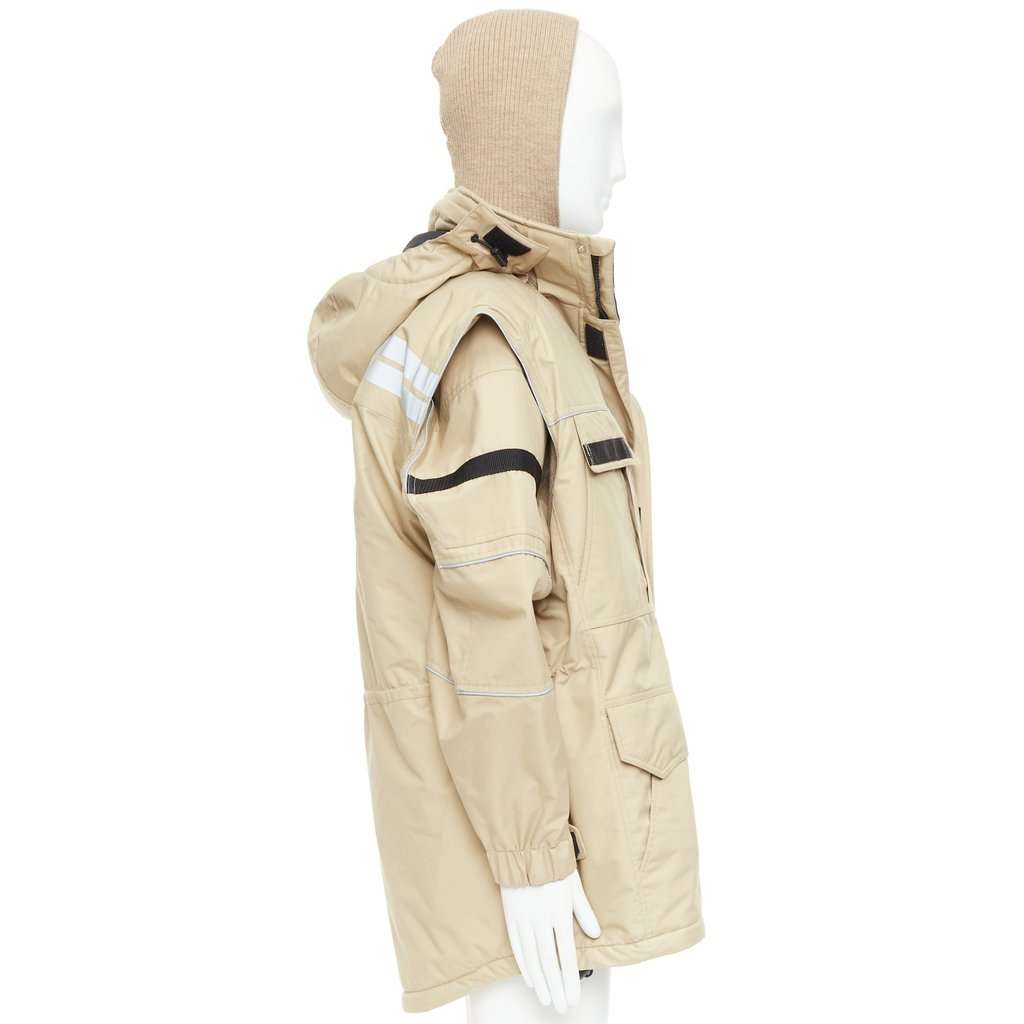 Balenciaga Beige Polyester Coat Beige Polyester Very good condition - Model View