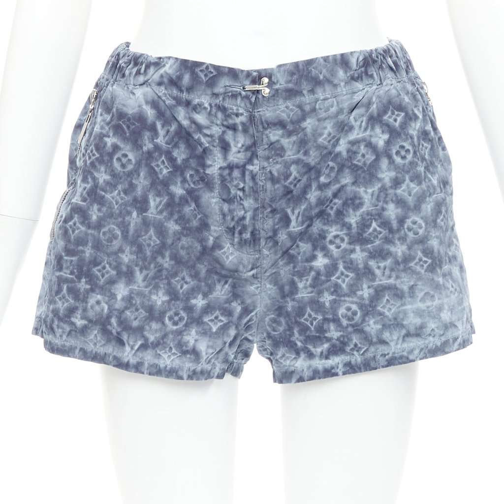 Louis Vuitton Blue Polyester Shorts Blue Polyester Very good condition - Front View