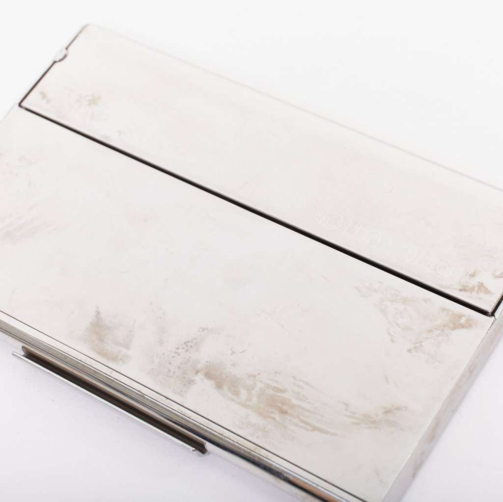 Louis Vuitton Porte Carte Champs Elysees Silver Fair condition - Model View