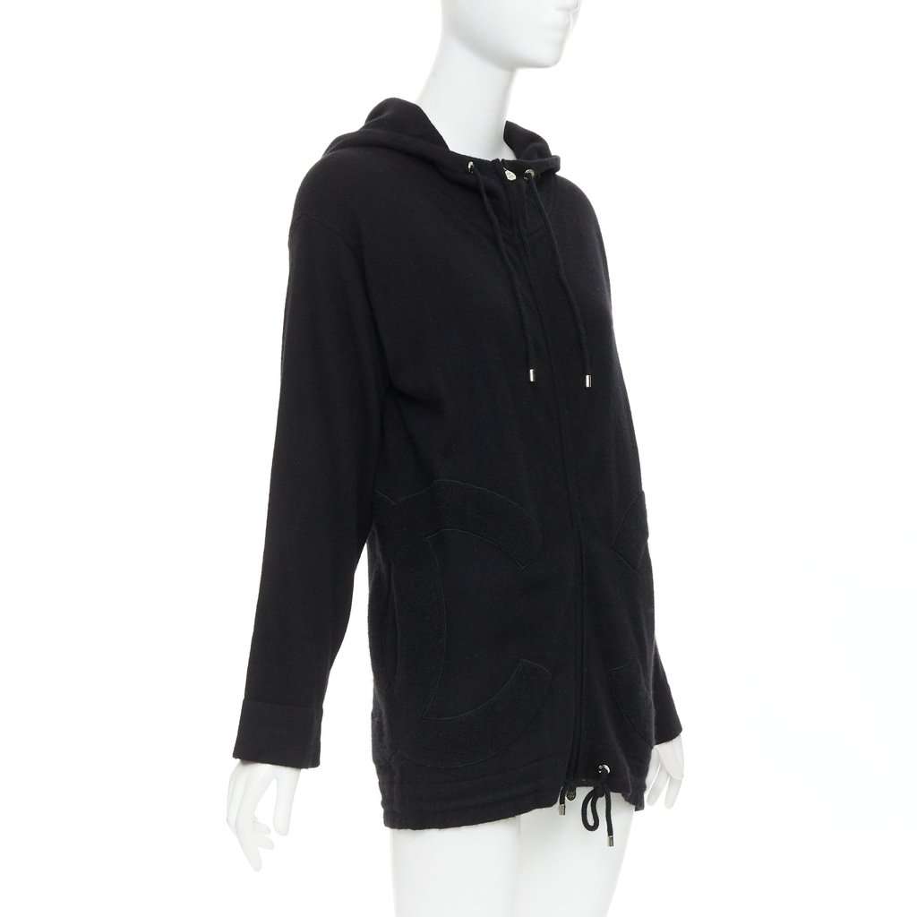 Chanel Black Cashmere Knitwear Black Cashmere Very good condition - Model View