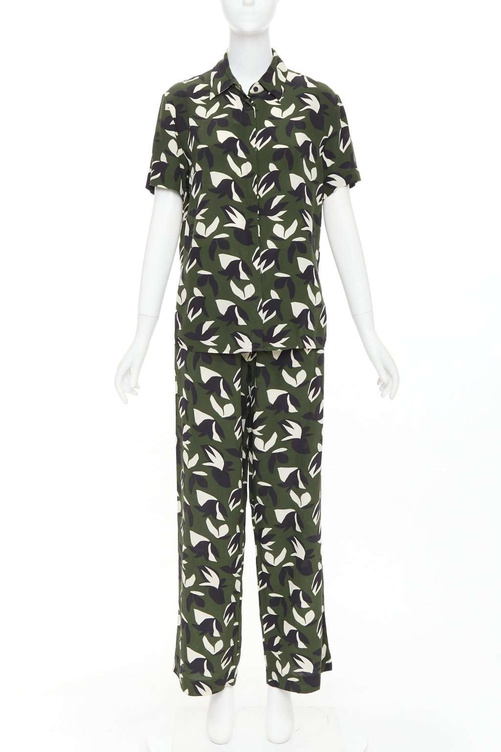 Unsigned Green Silk Jumpsuit Green Silk Very good condition - Front View