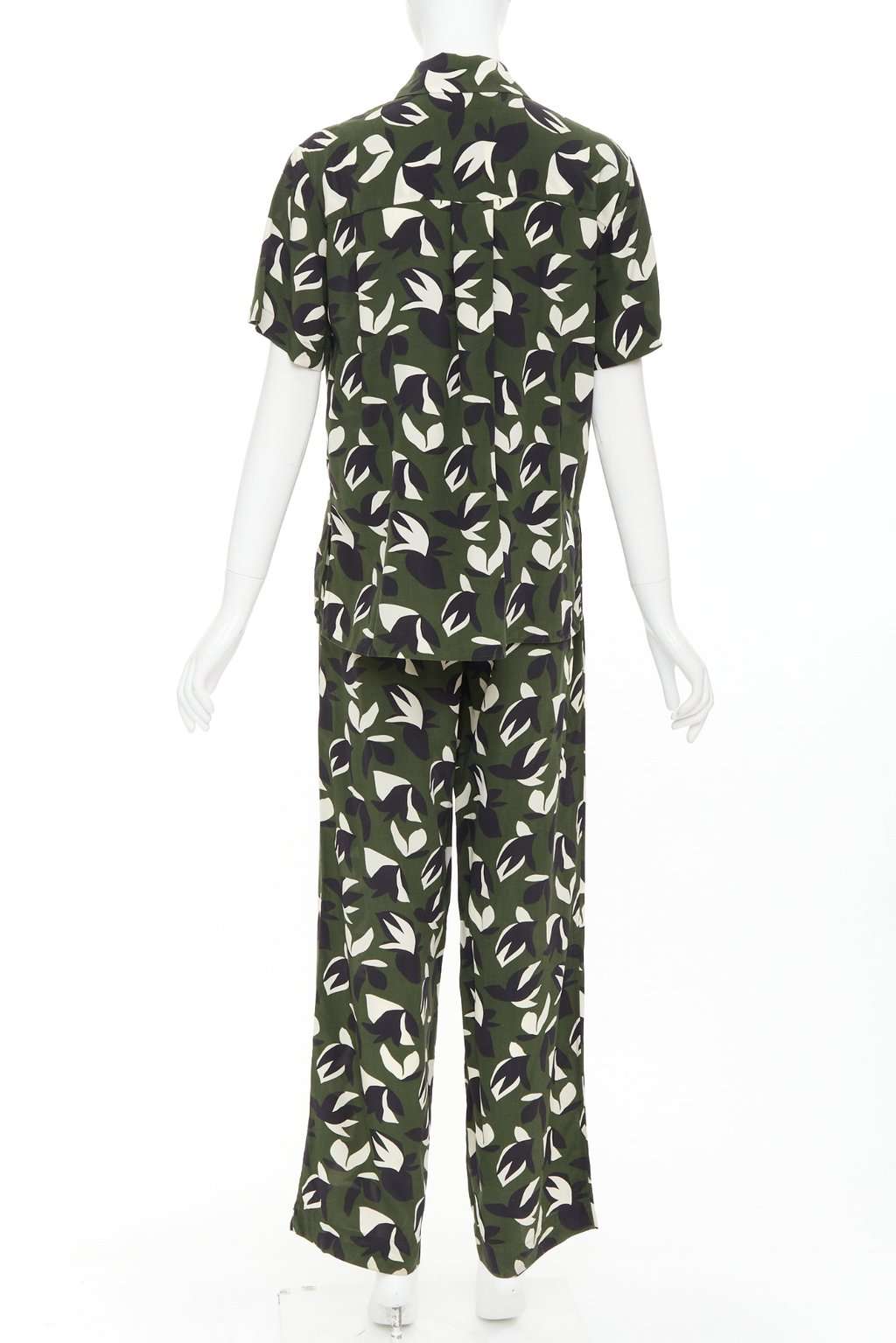 Unsigned Green Silk Jumpsuit Green Silk Very good condition - Box View
