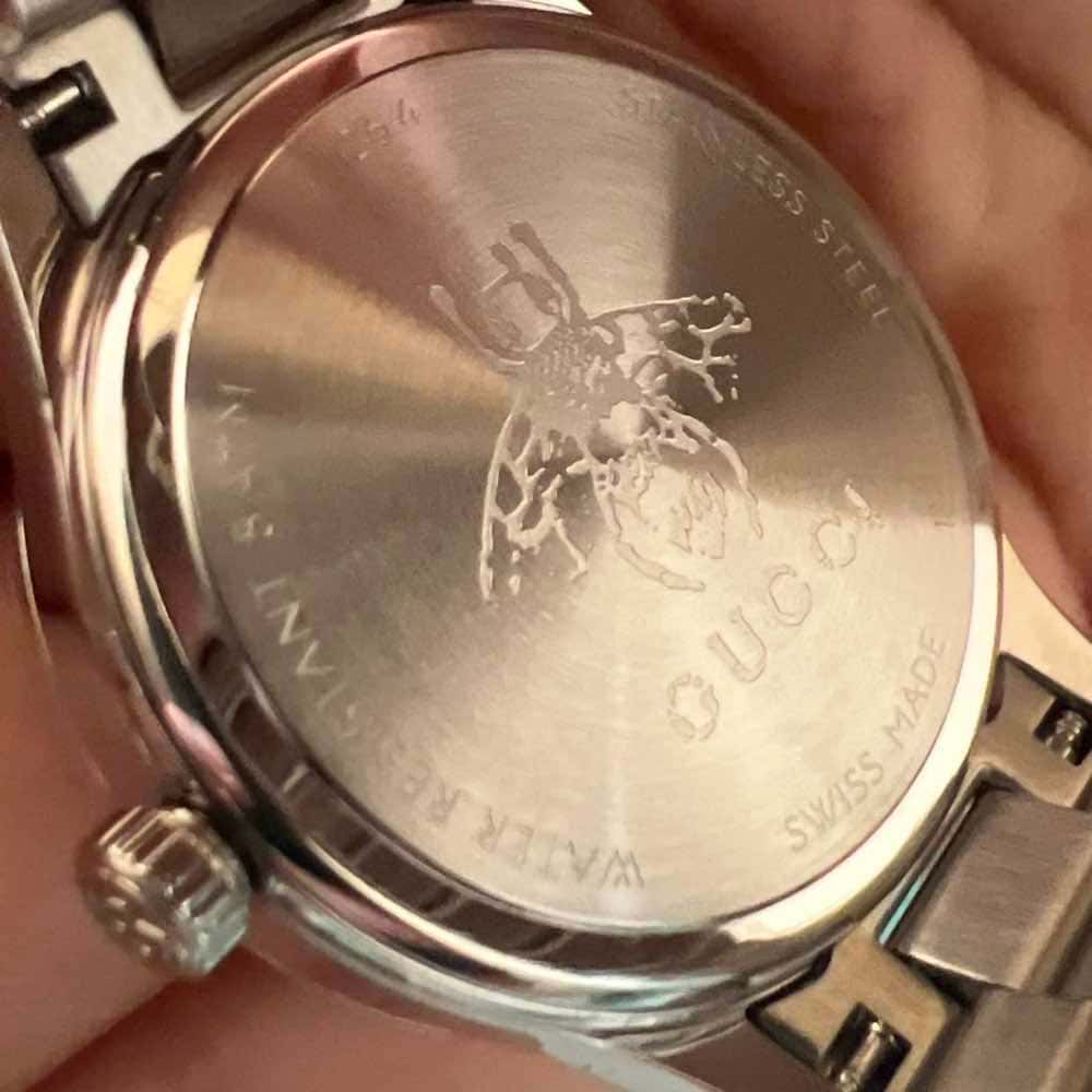 Gucci G timeless bee Gold Never worn, with tag - Model View
