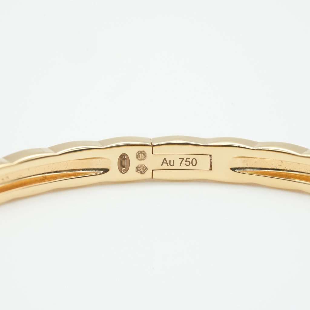 Chanel Coco Crush bracelet Gold Gold Very good - Model View
