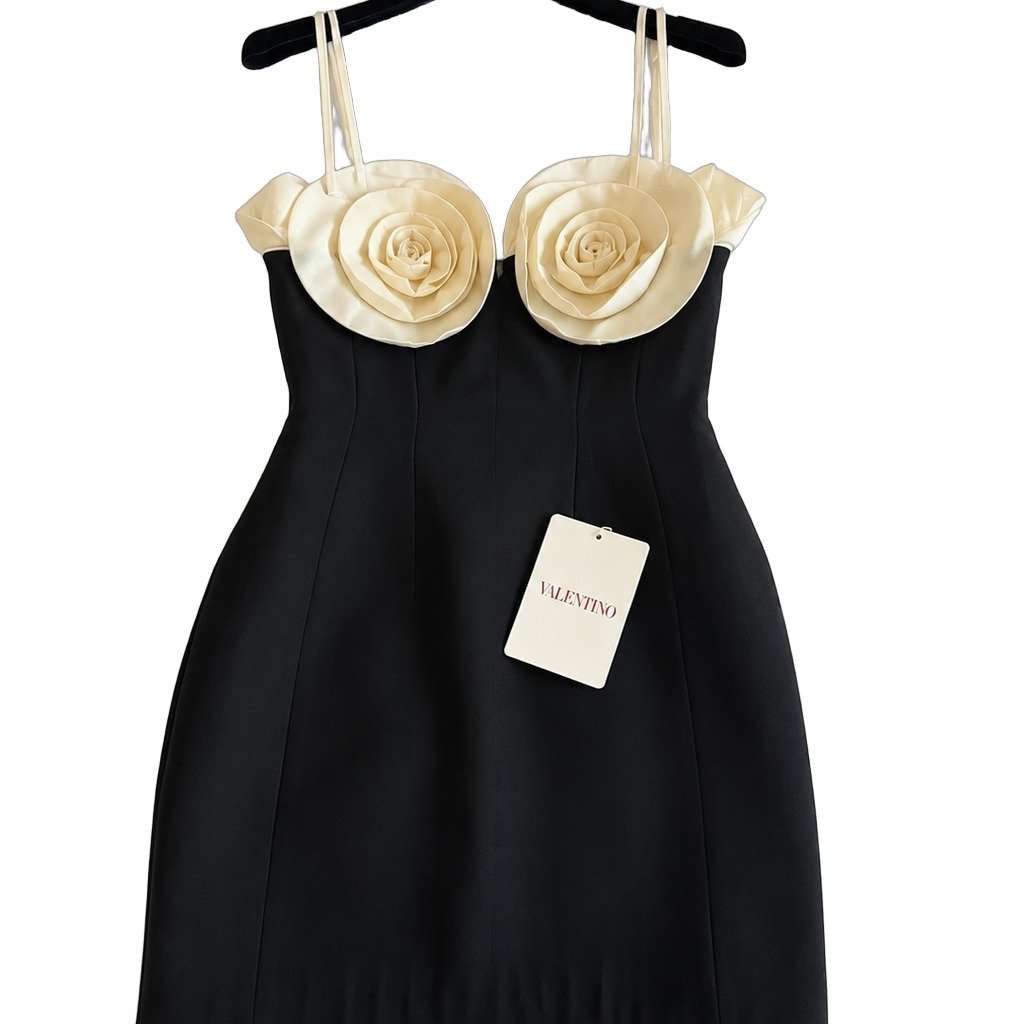 Valentino Valentino Mini Cocktail Dress White Wool Never worn - Front View