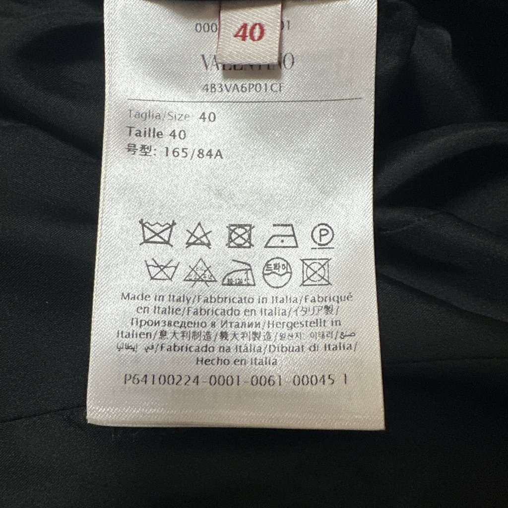 Valentino Valentino Mini Cocktail Dress White Wool Never worn - Model View