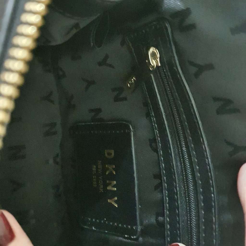 DKNY Black Small DkNY Black Leather Very good - Model View