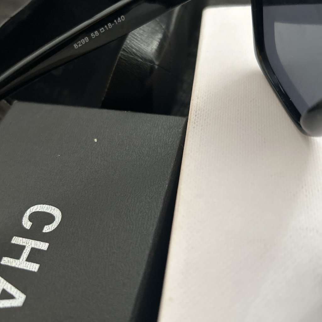Chanel Chanel sunglasses Black Very good - Inside View