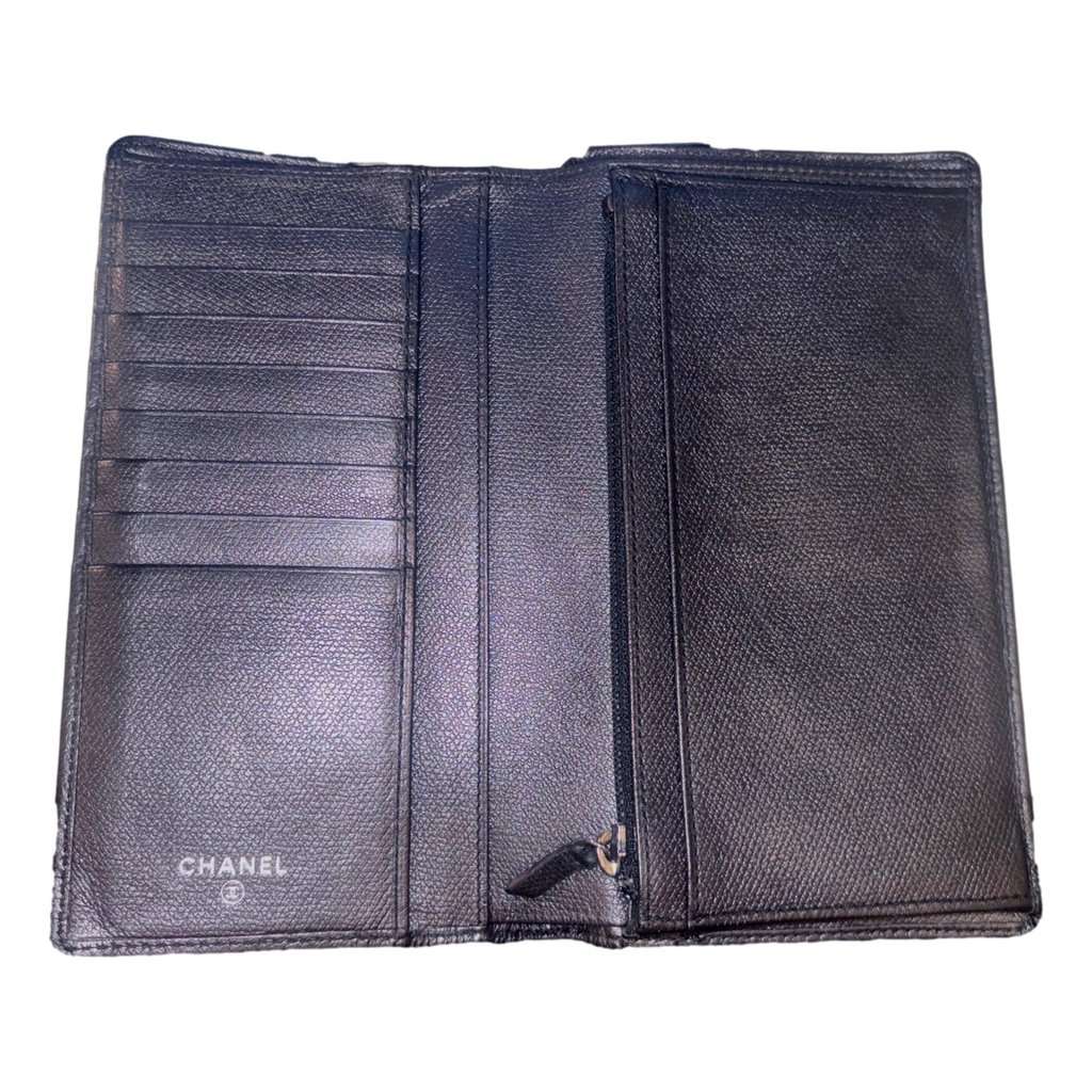 Chanel Chanel Vintage Yen Black Leather Long Bifold with Coin Pouch Black Leather Good condition - Model View