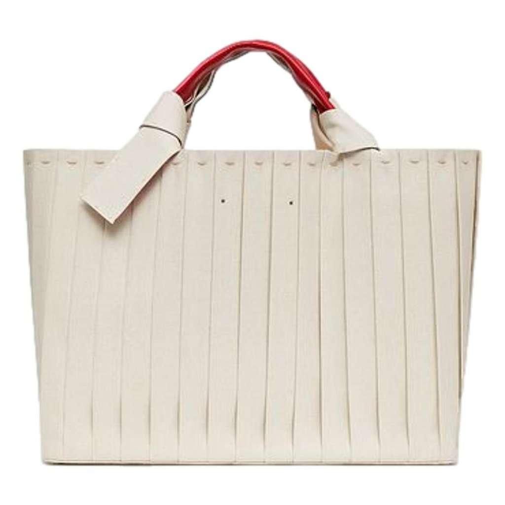 Valentino Garavani Valentino Garavani 05 Plissé Edition Sac Atelier Large Canvas Tote Bag Beige Red Trim Beige Leather Never worn - Model View