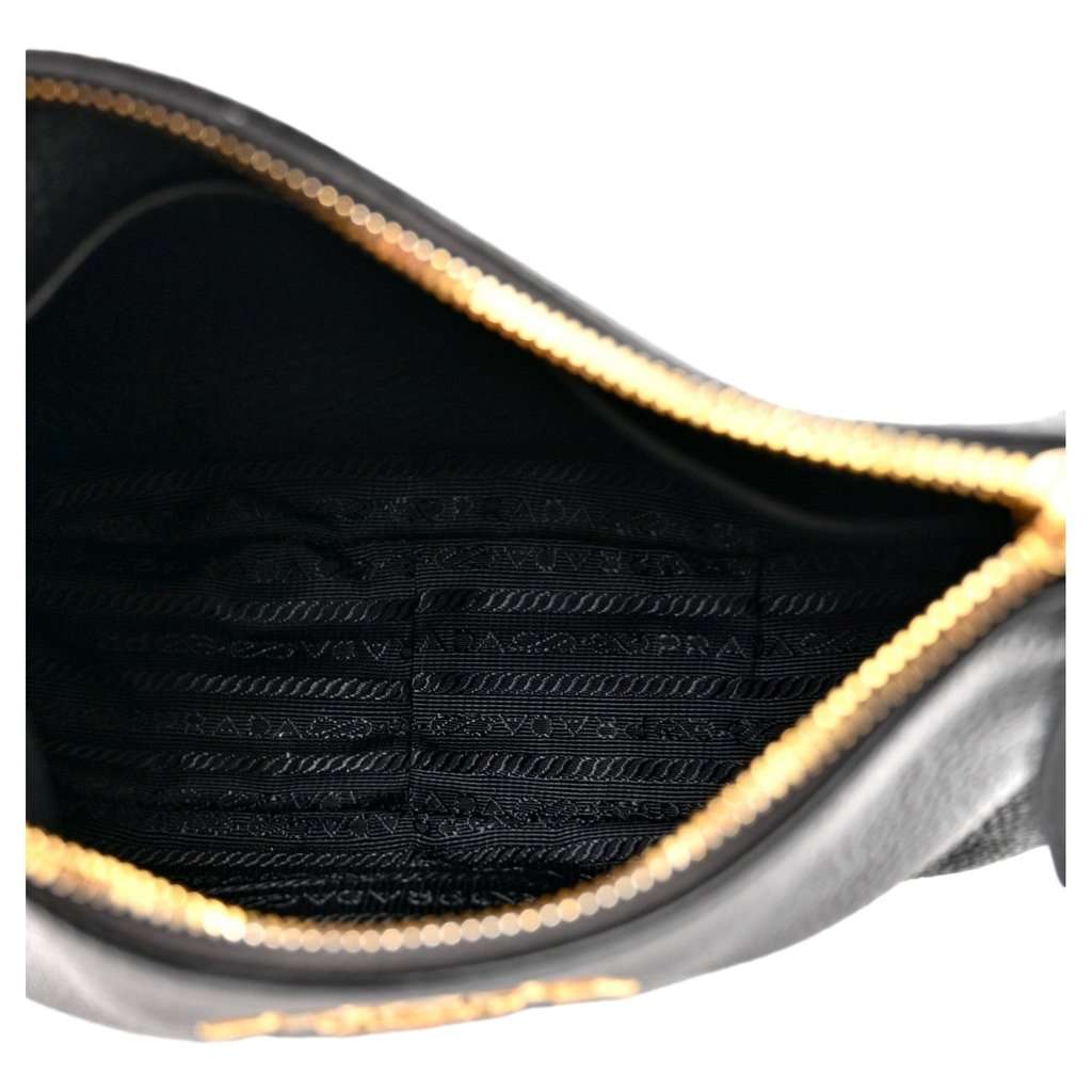 Prada Prada Vitello Phenix Zippered Messenger Hobo Black Leather Shoulder Bag Black Leather Never worn - Model View